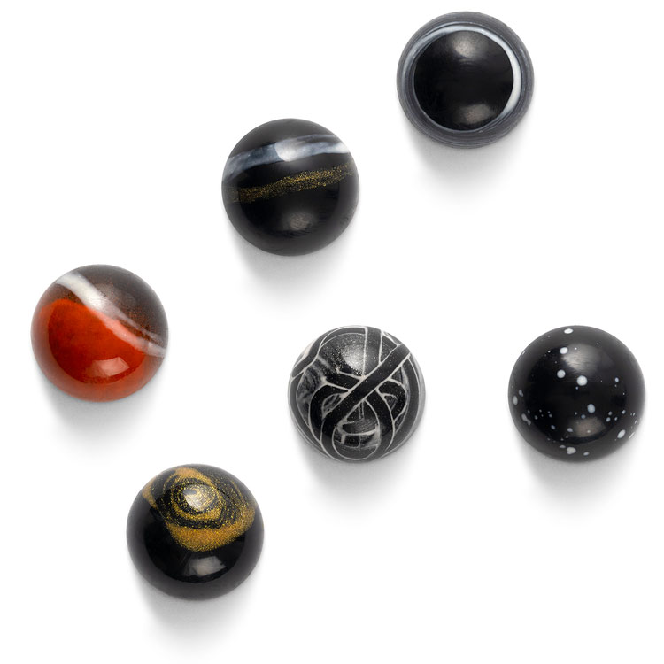 Praline chocolate tasting